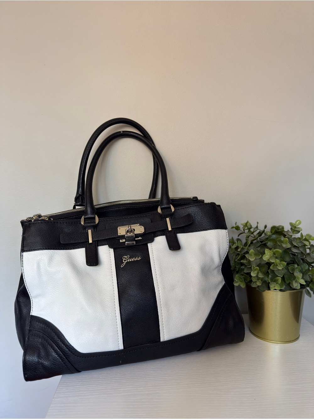 GUESS Black & White Y2K Satchel Handbag